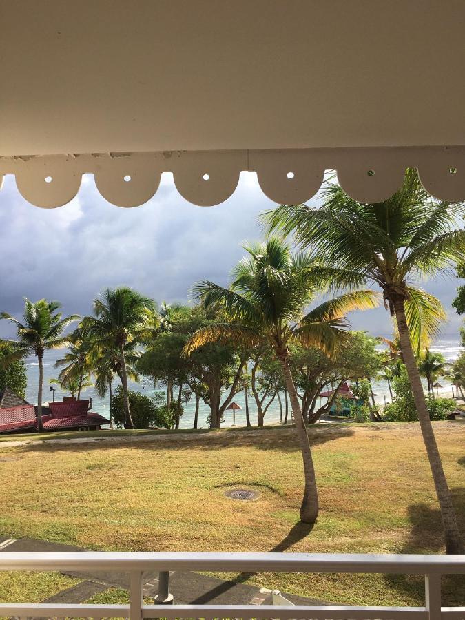 At * Sainte-Anne (Grande-Terre)
